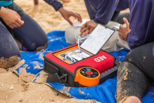 what is an AED (automated external defibrillator)