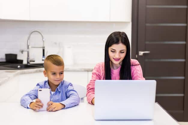 Federal Grants for Single Mothers - A Financial Aid