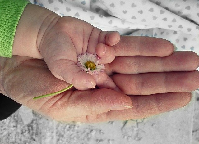 Hardship Grants for Single Mothers