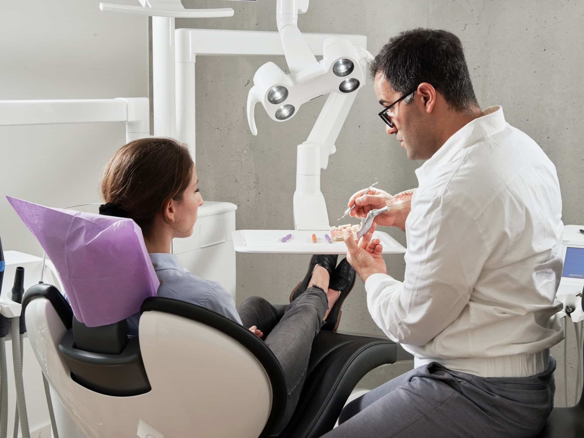 HOW TO BECOME A DENTAL HYGIENIST